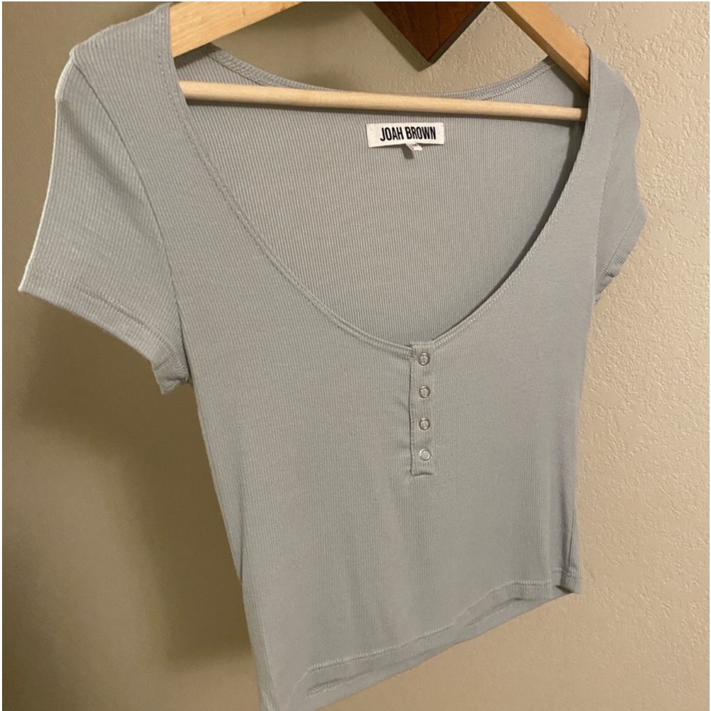 Joah Brown crop button tee